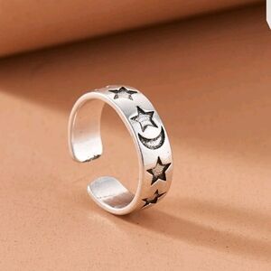 ✨3 FOR $28✨🆕🌙 🌟 STAR & MOON TOE RING CUFF - SILVER-TONE🌟 🌙